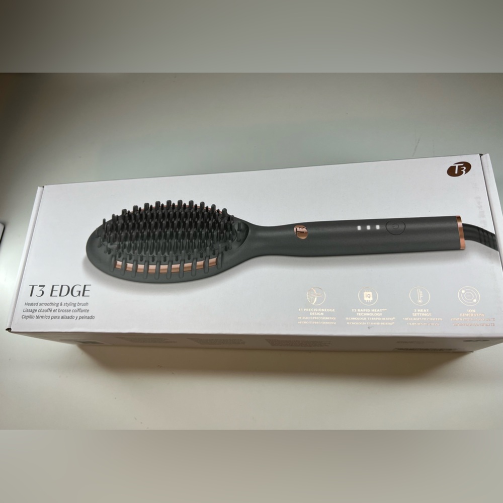 T3 Edge Heated Smoothing & Straightening Brush for Styling *NEW IN BOX*